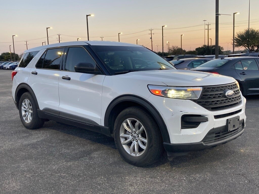2021 Ford Explorer Base photo 2
