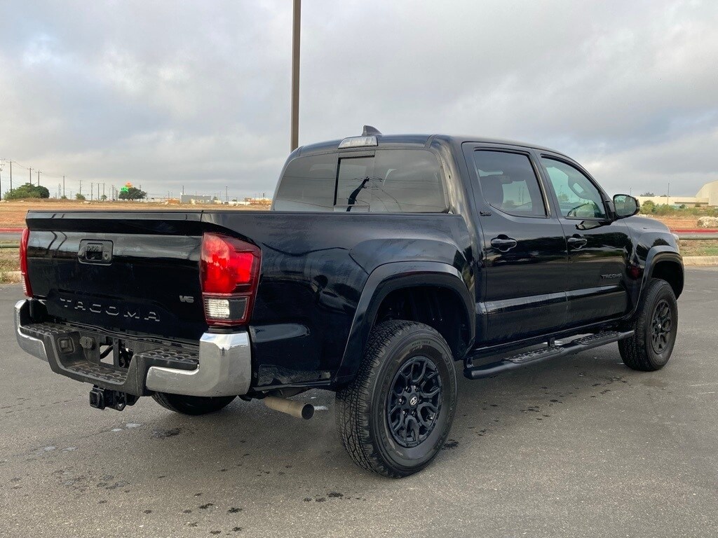 2021 Toyota Tacoma SR5 photo 2