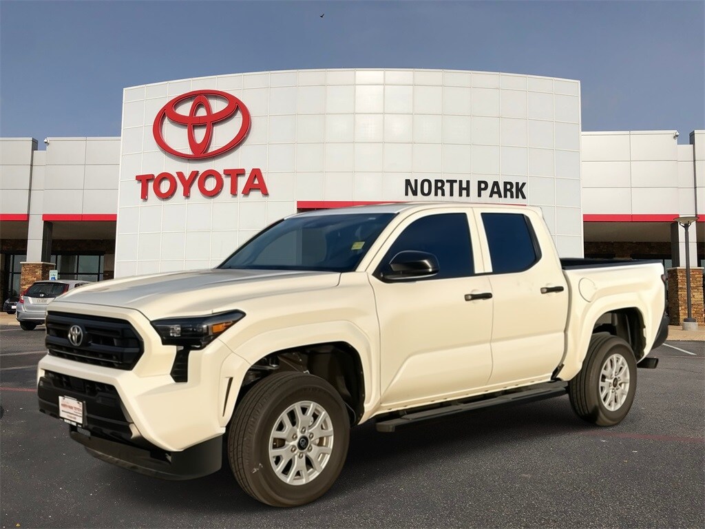2025 Toyota Tacoma SR's photo