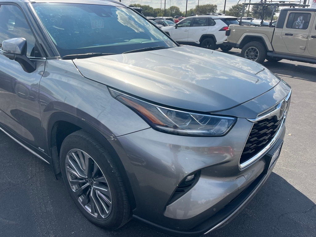 2025 Toyota Highlander Hybrid SUV 