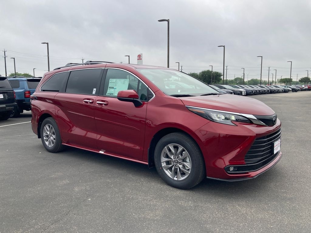 Stunning Toyota Sienna 8 Passenger Van Images