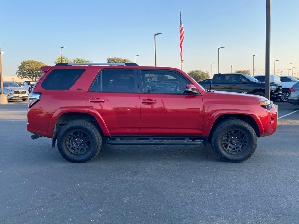 2023 Toyota 4Runner SR5 Premium photo 4