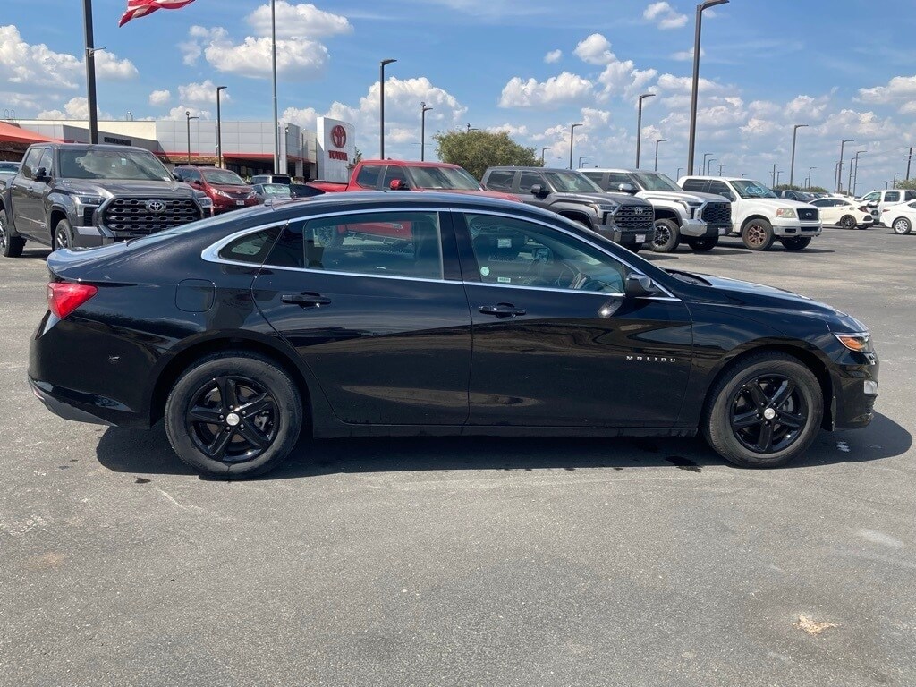 2024 Chevrolet Malibu 1LT photo 4