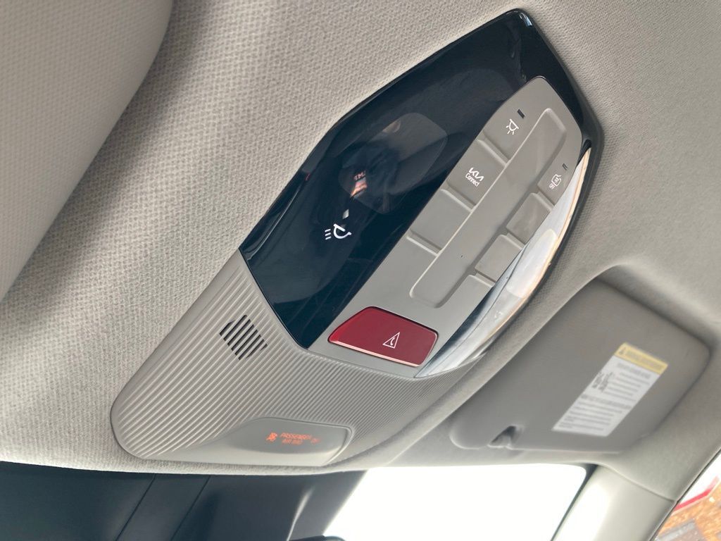 2025 Kia K4 LXS - Photo 22
