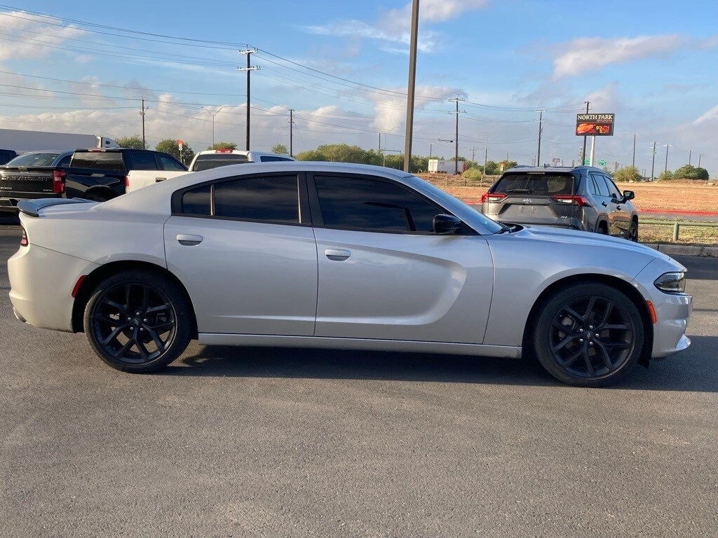 2022 Dodge Charger SXT photo 4