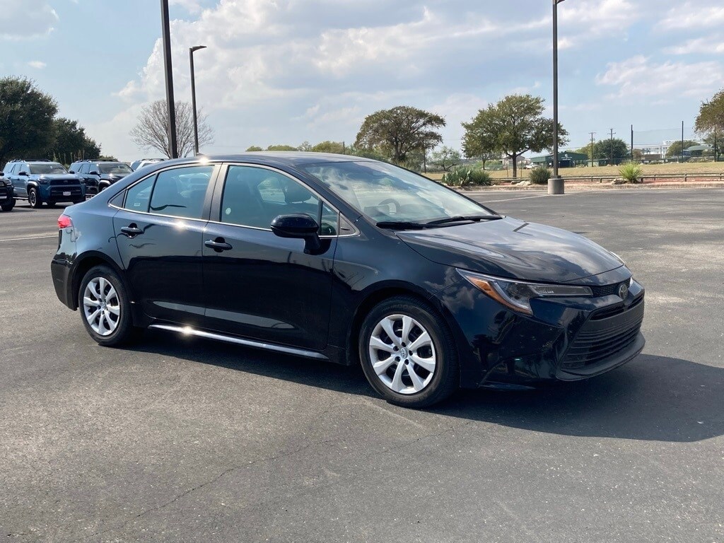 Certified 2025 Toyota Corolla LE Sedan