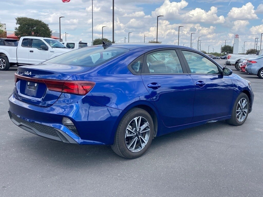 2024 Kia Forte LXS photo 4