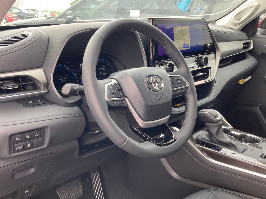 2026 Toyota Highlander Hybrid SUV 