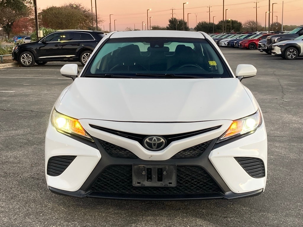 Used 2020 Toyota Camry SE Sedan