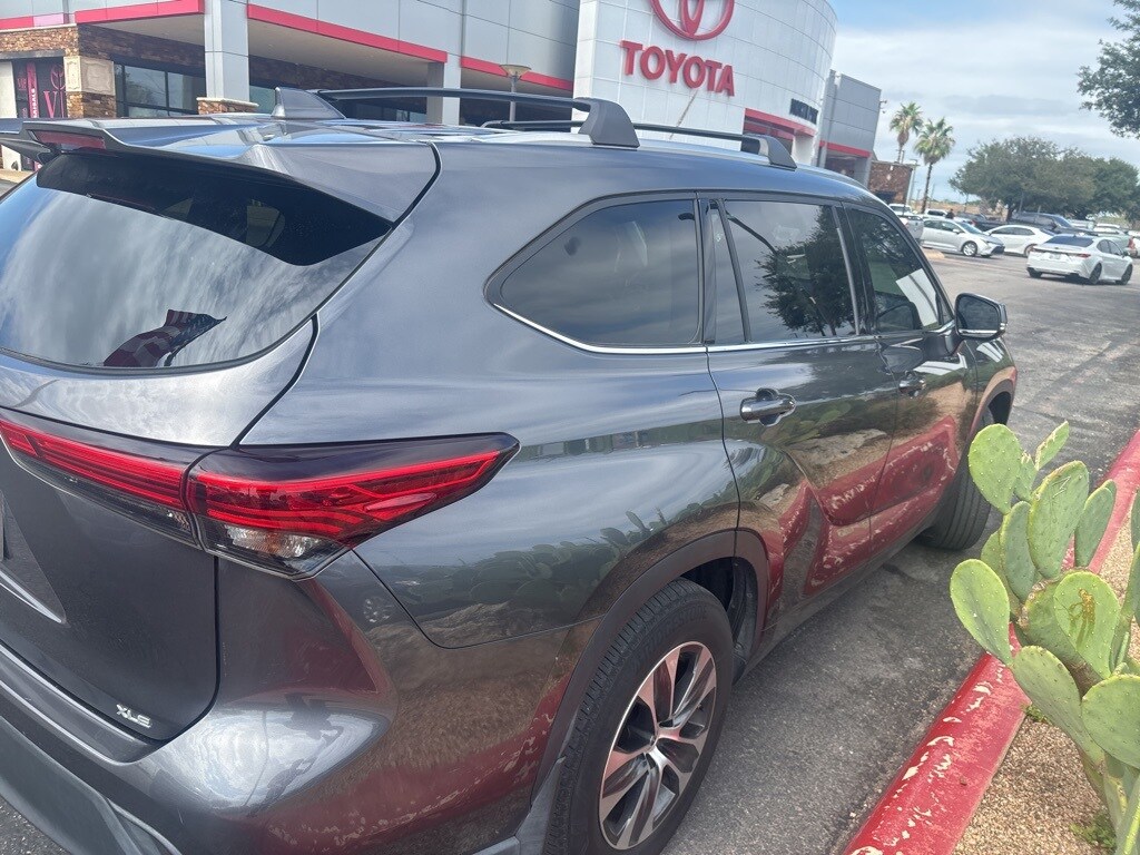 Used 2020 Toyota Highlander XLE SUV