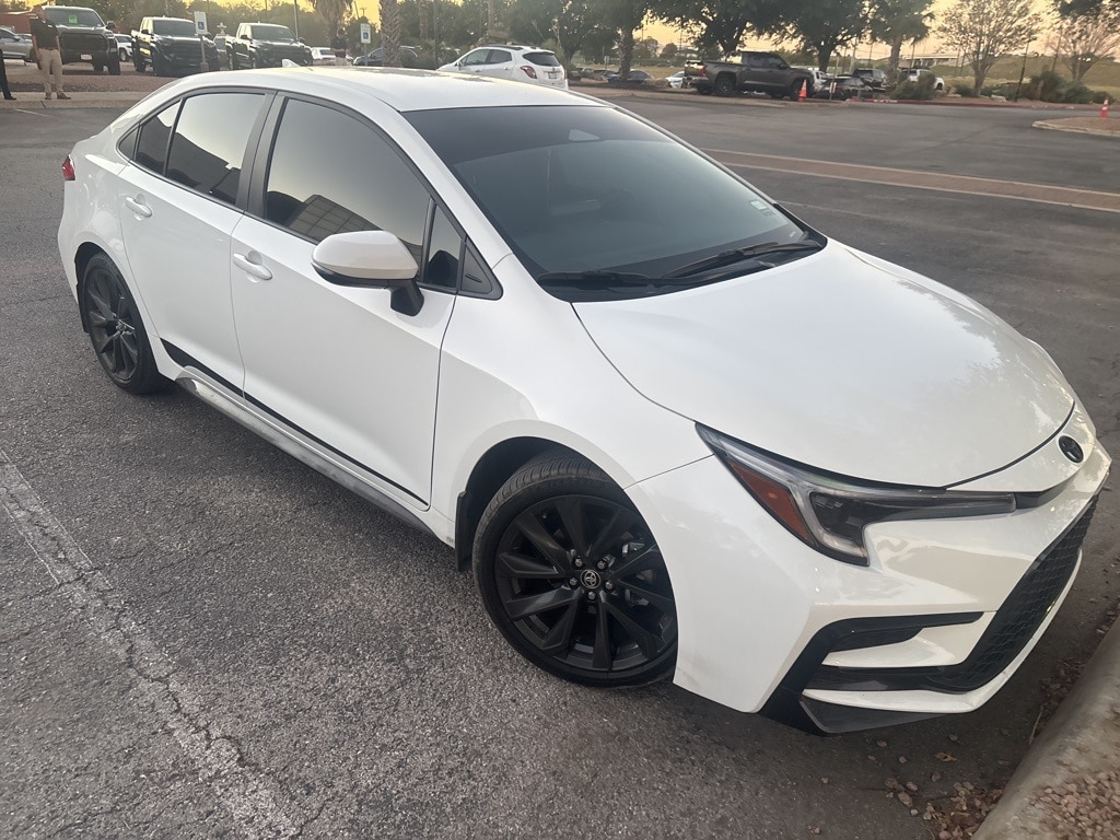 Used 2025 Toyota Corolla SE Sedan