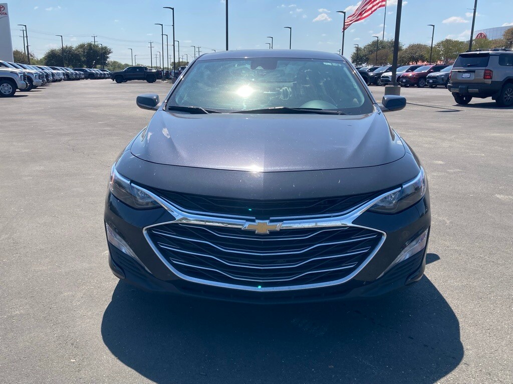 2023 Chevrolet Malibu 1LT photo 2