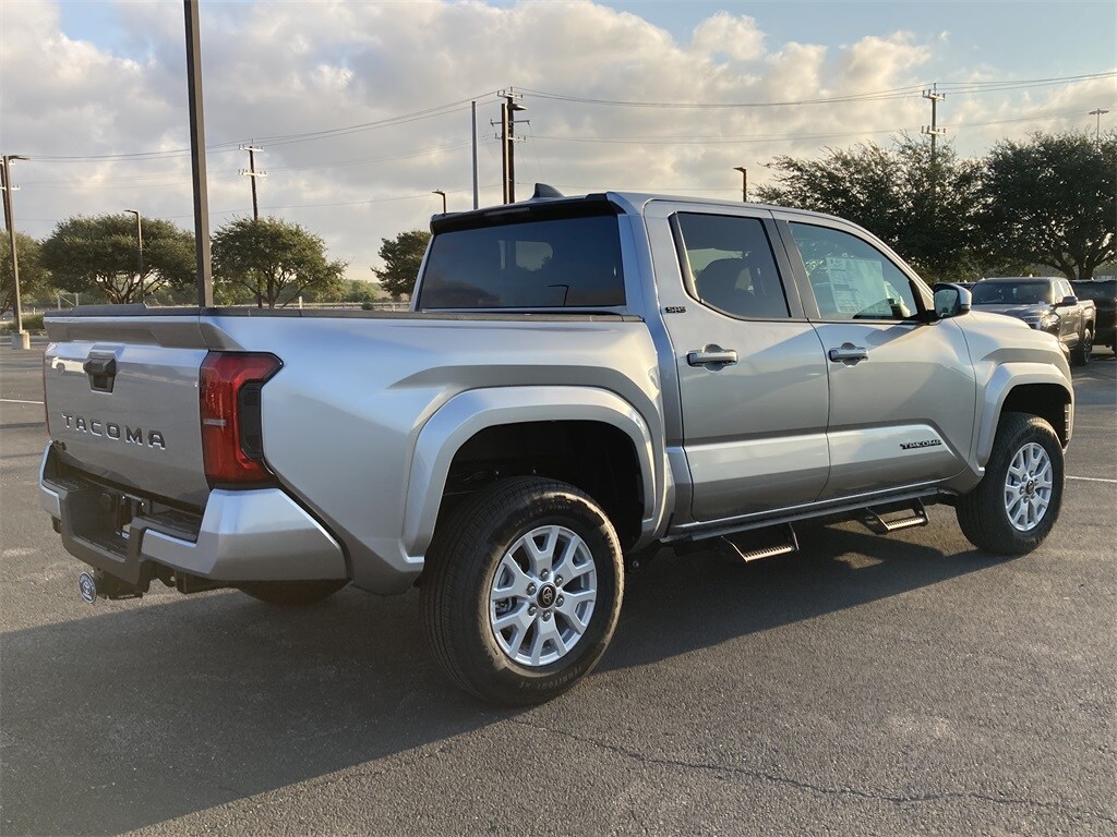 2025 Toyota Tacoma SR5 photo 4