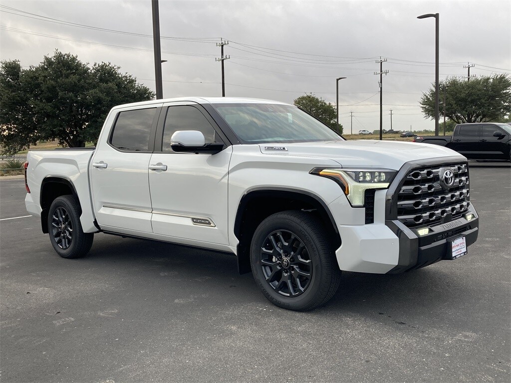 2026 Toyota Tundra Platinum photo 3
