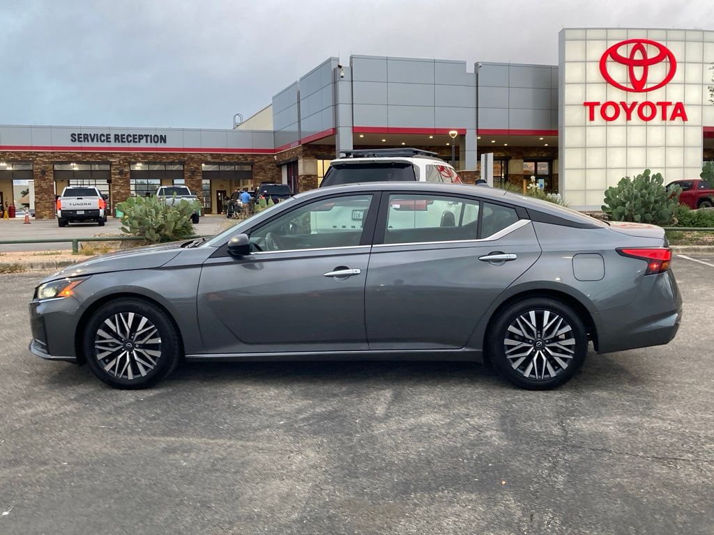 2025 Nissan Altima SV - Photo 7