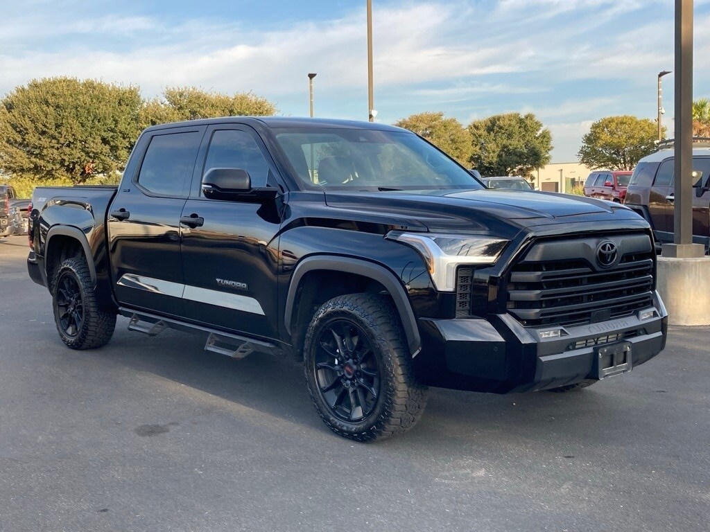 2023 Toyota Tundra SR5 photo 2