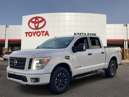 2017 Nissan Titan PRO-4X Truck