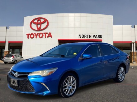 2016 Toyota Camry SE Sedan
