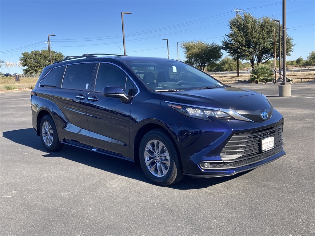 New 2025 Toyota Sienna XLE 8 Passenger Van Passenger Van