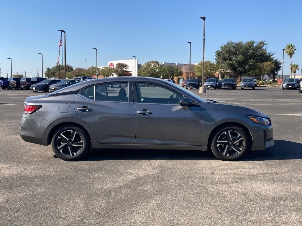 2024 Nissan Sentra SV photo 3