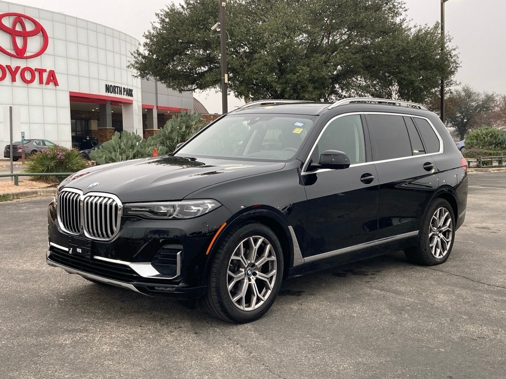 2022 BMW X7 40i's photo