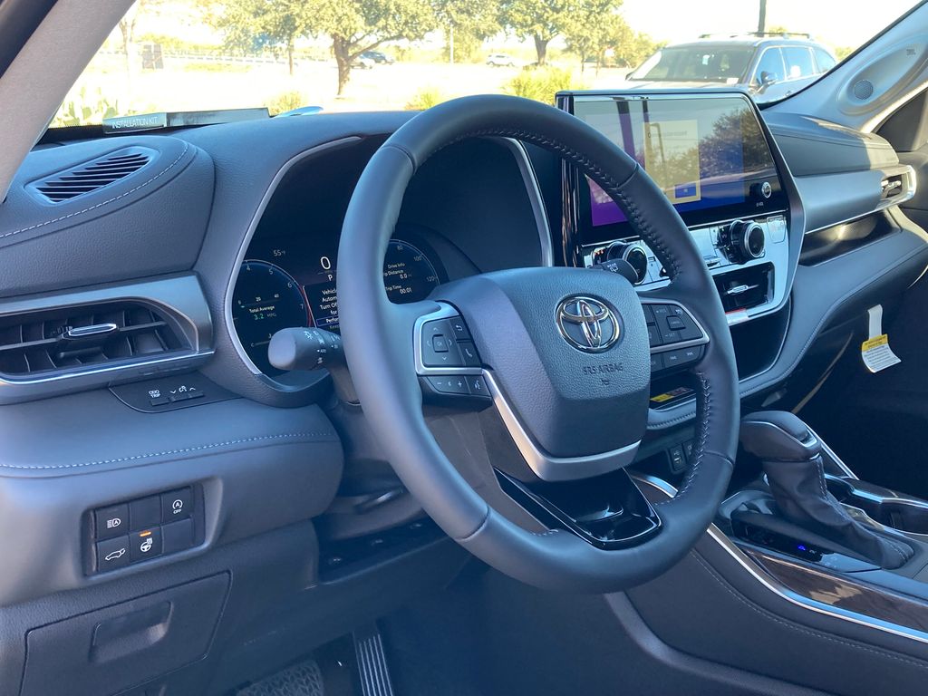 2026 Toyota Highlander SUV 