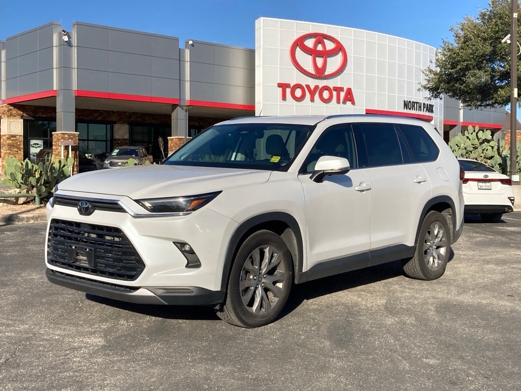 2024 Toyota Grand Highlander Limited's photo