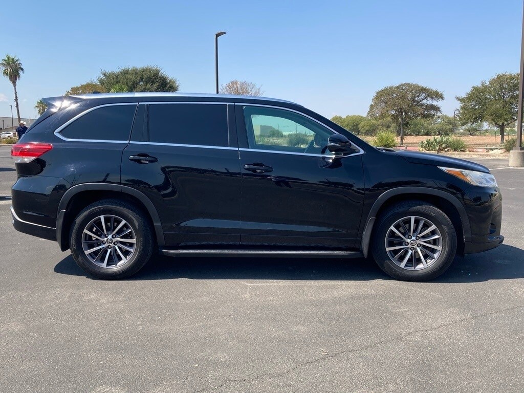 2017 Toyota Highlander XLE photo 4
