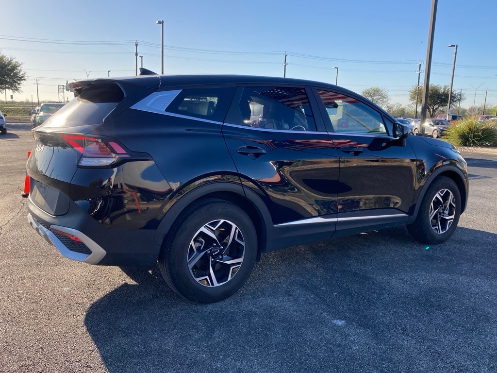 Used 2025 Kia Sportage LX SUV