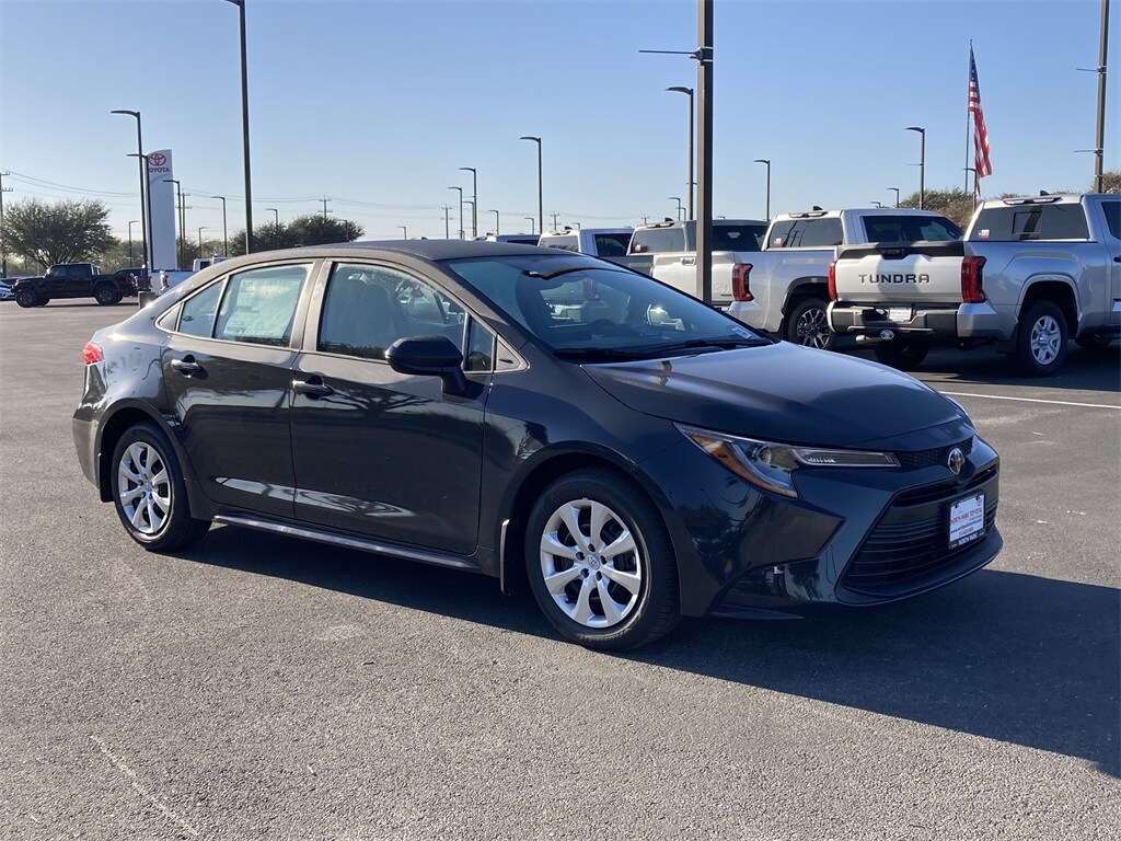 2026 Toyota Corolla LE photo 3