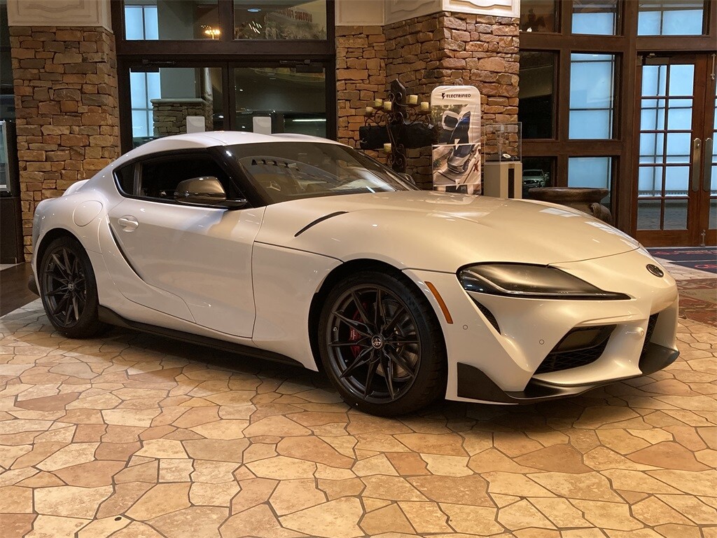 2026 Toyota Supra 3.0 photo 3
