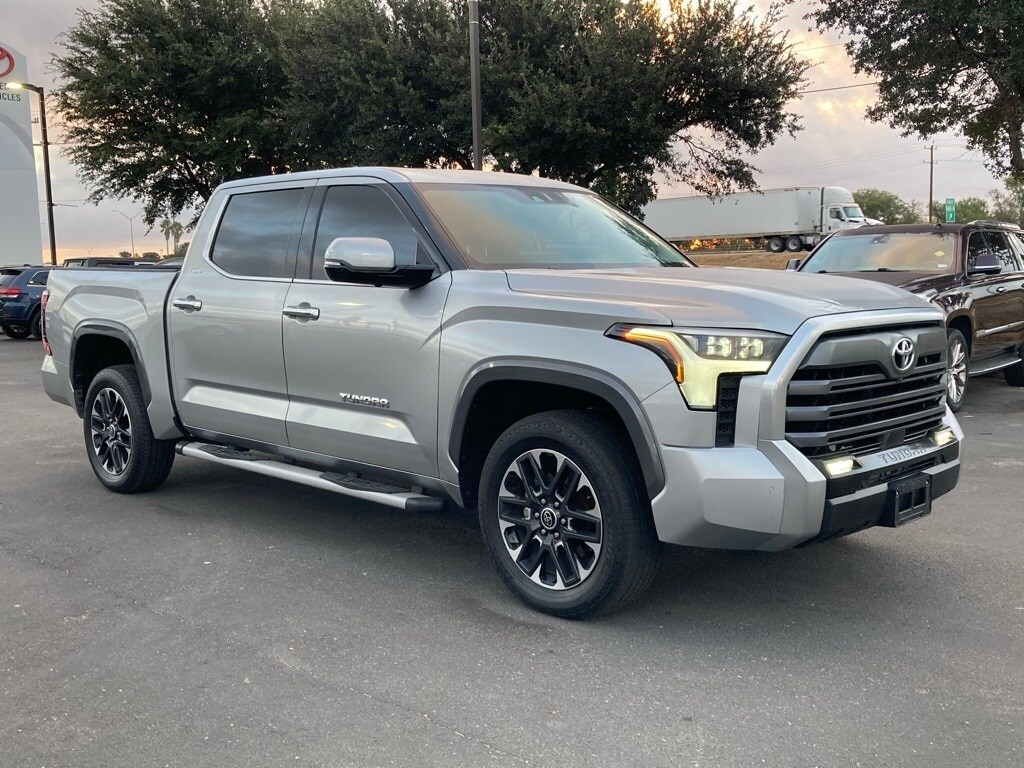 2023 Toyota Tundra Limited photo 3