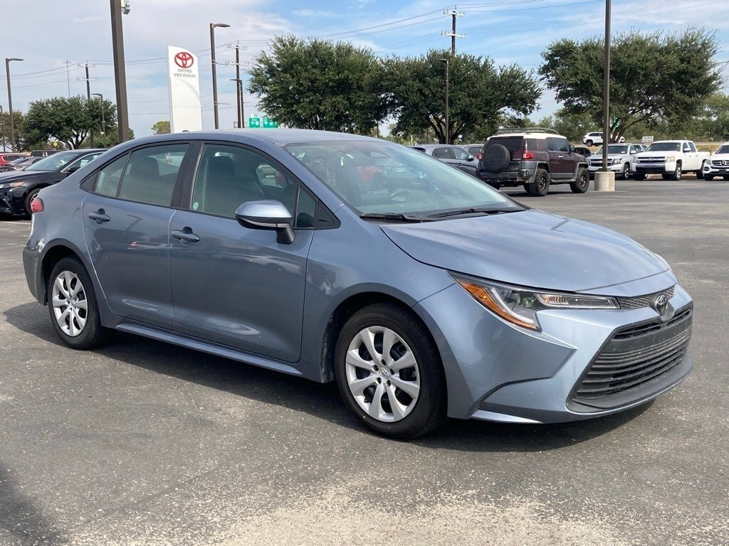 2024 Toyota Corolla LE photo 3