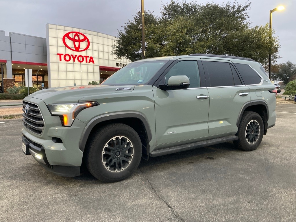 2023 Toyota Sequoia Limited's photo