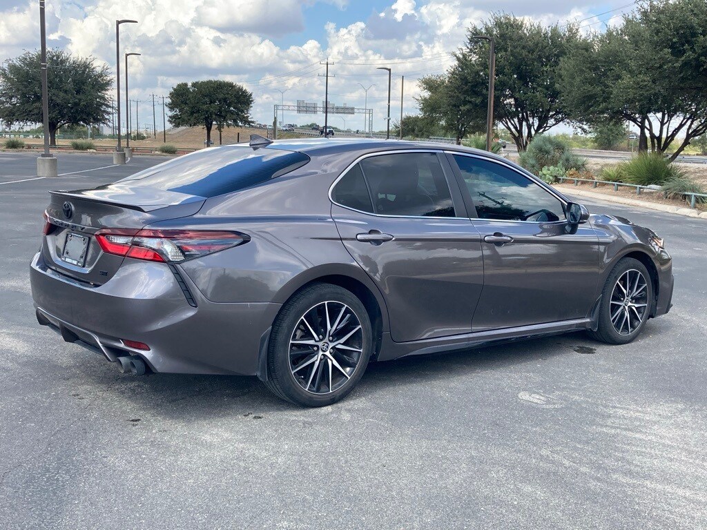 2023 Toyota Camry SE photo 4