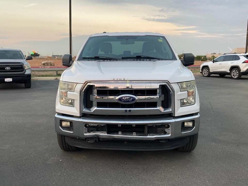 2015 Ford F-150 XLT photo 2