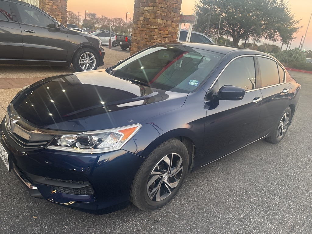 2017 Honda Accord LX's photo