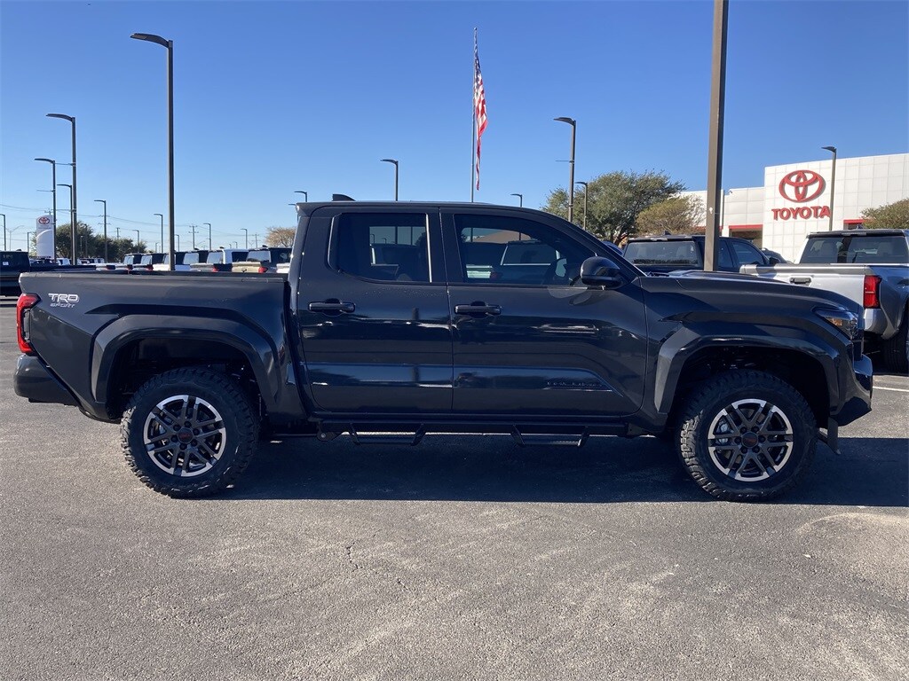 2025 Toyota Tacoma TRD Sport photo 3