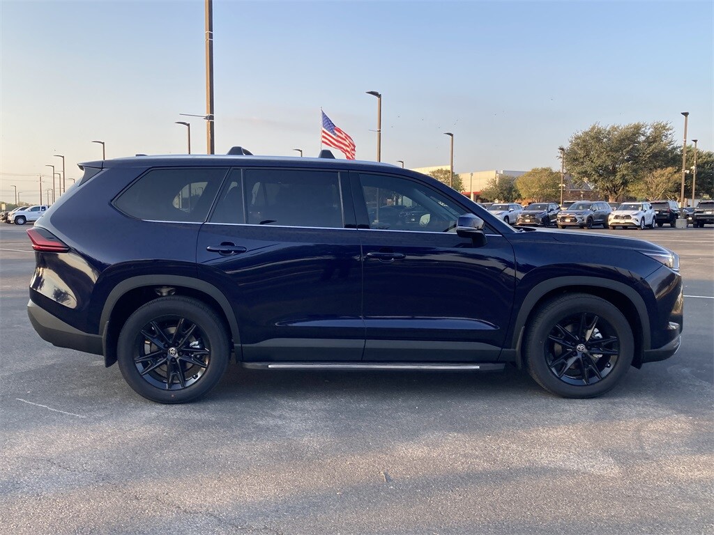 2026 Toyota Highlander Hybrid Limited photo 4