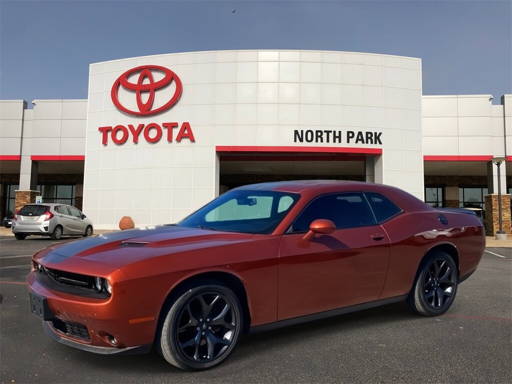 2020 Dodge Challenger SXT's photo