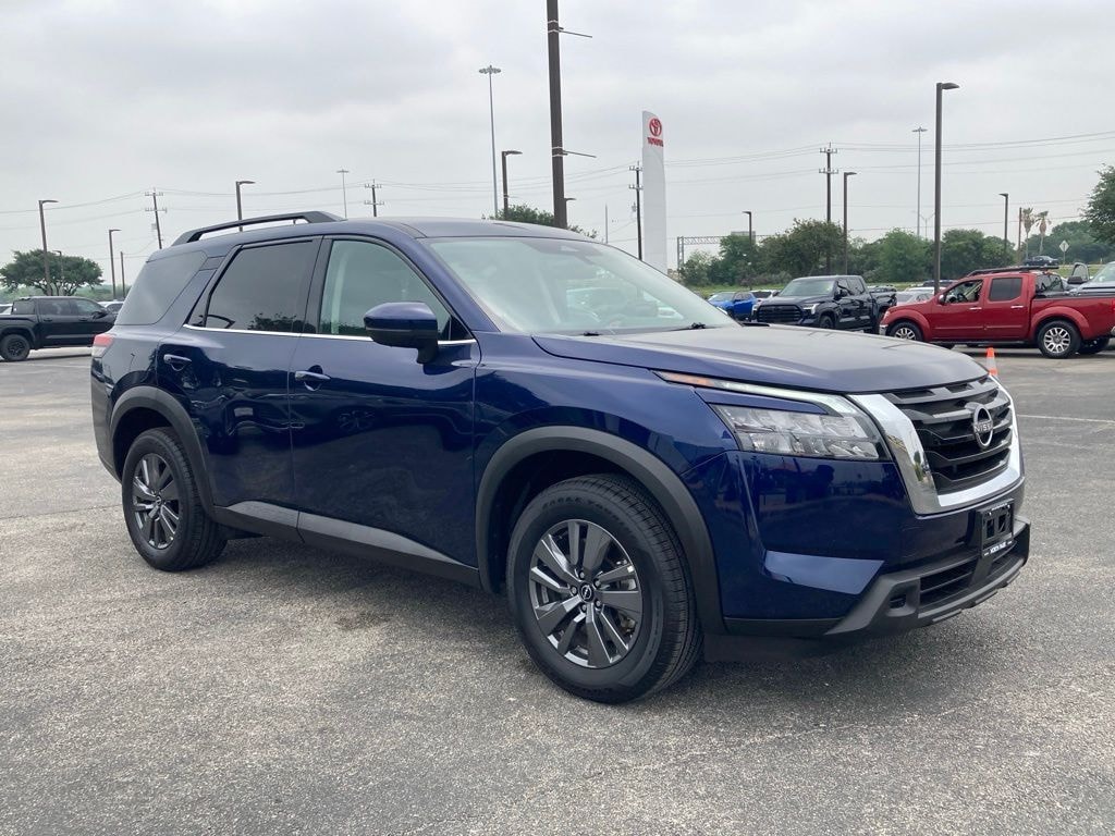 Used 2025 Nissan Pathfinder SV SUV