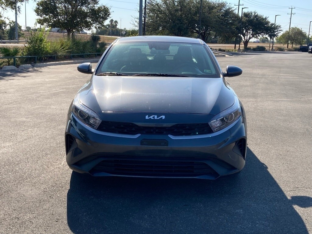 2024 Kia Forte LXS photo 2