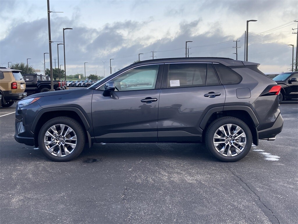 2025 Toyota RAV4 XLE Premium photo 3