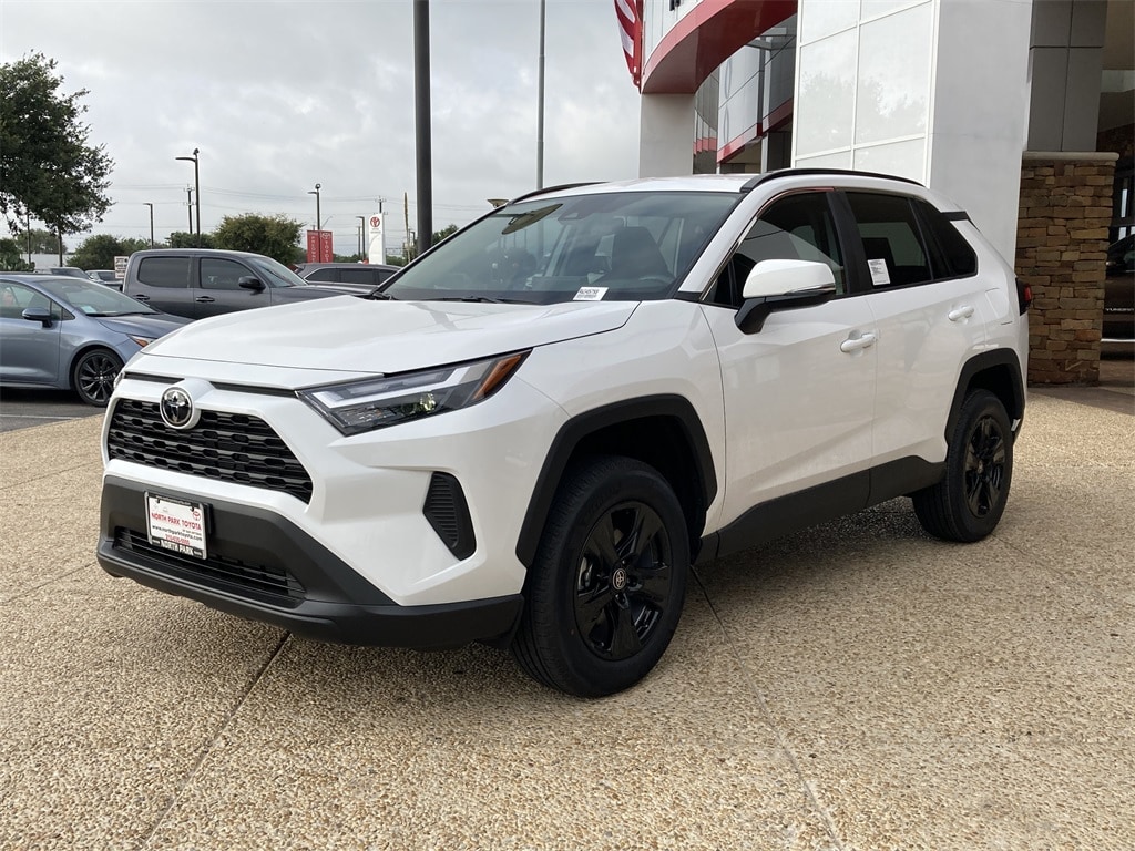 New 2025 Toyota RAV4 XLE SUV