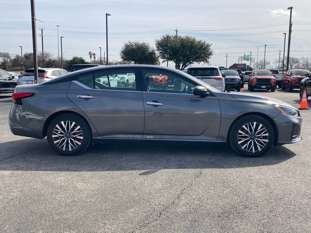 Used 2025 Nissan