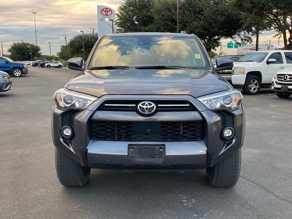 2022 Toyota 4Runner SR5 photo 2