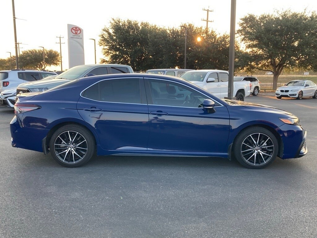 2023 Toyota Camry SE photo 4