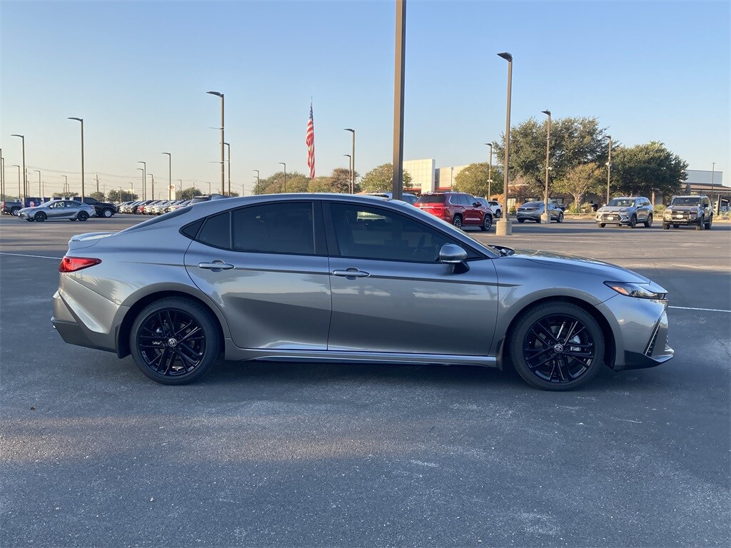 2026 Toyota Camry SE photo 3