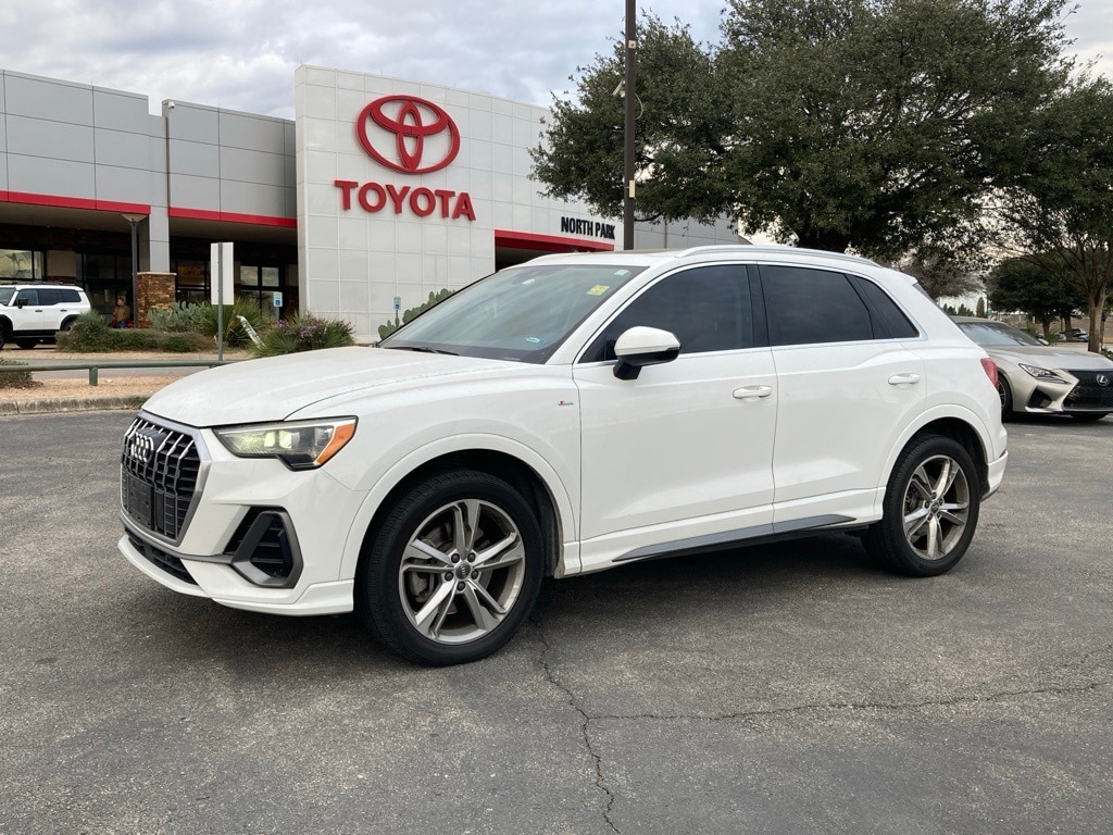 2020 Audi Q3 S Line Premium's photo