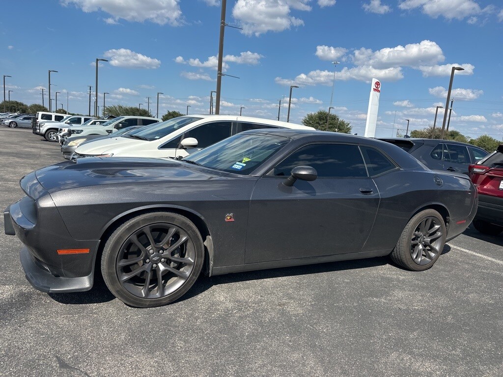 2023 Dodge Challenger R/T Scat Pack photo 2